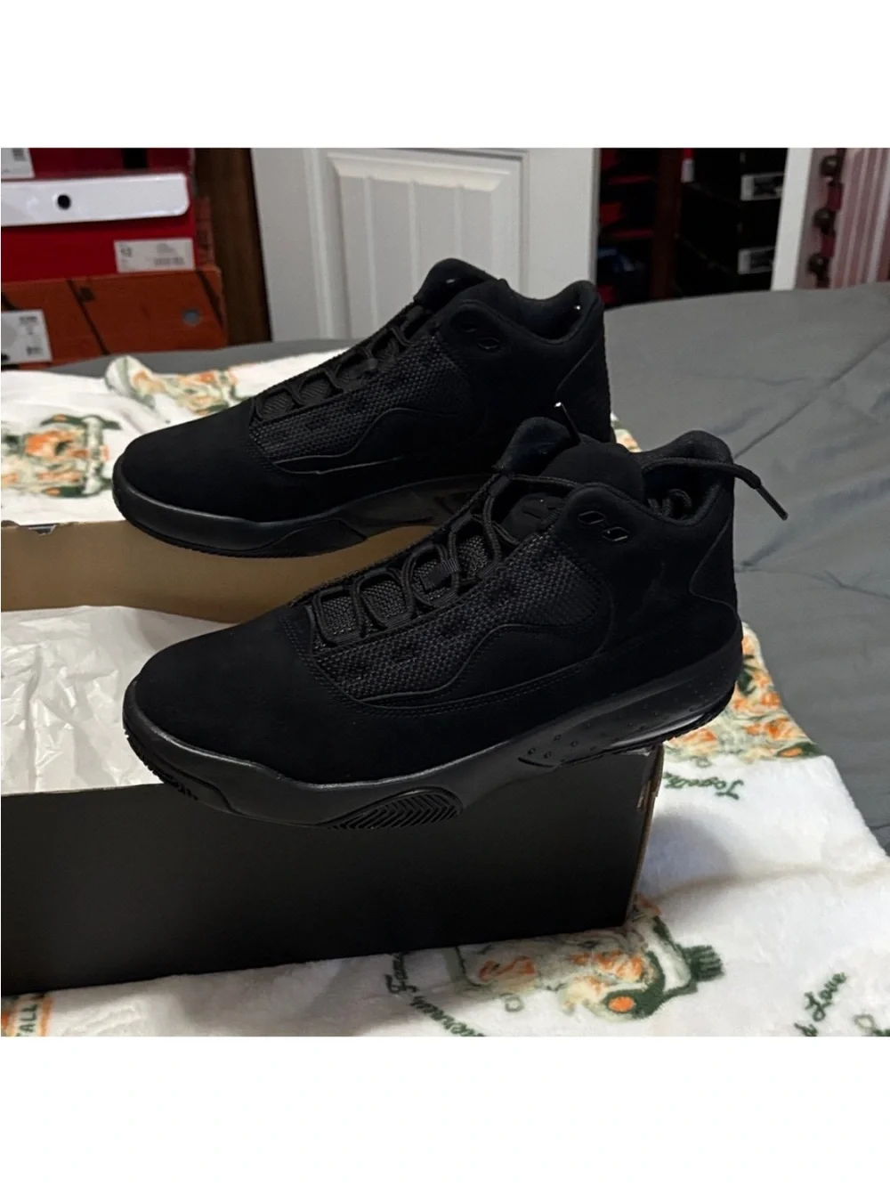 Men's Jordan Max Aura 2 Triple Black Athletic Sneakers